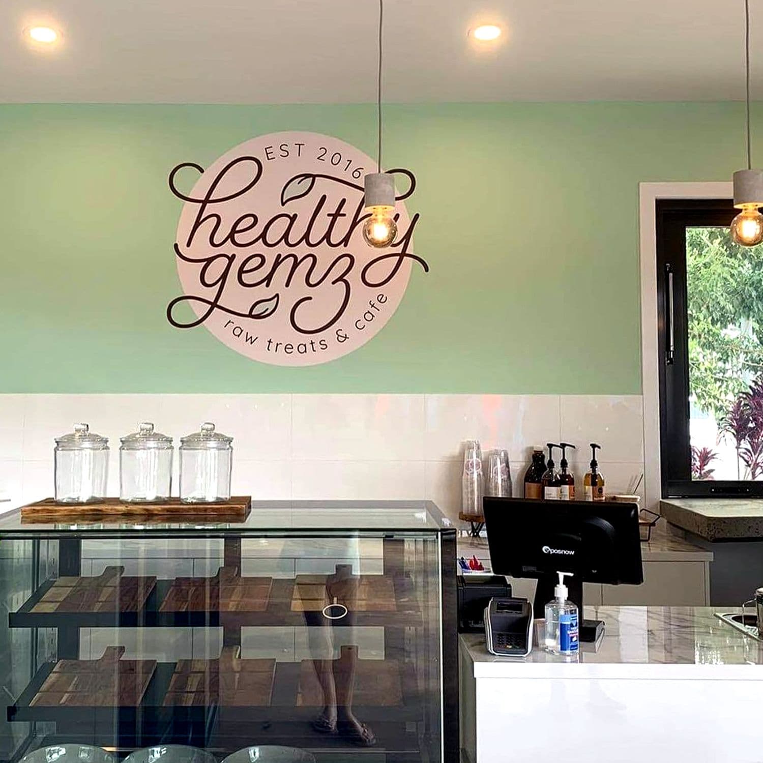 Logo design for raw treats & health food cafe