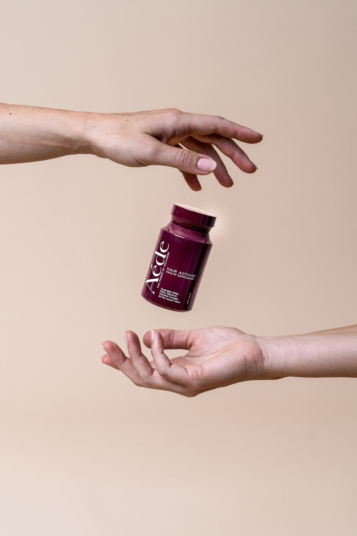 Product photography for hair supplement AÉDE